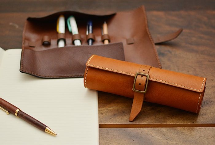 革製ペンケースの人気ブランド10選。一生ものになる職人作りのペン入れ