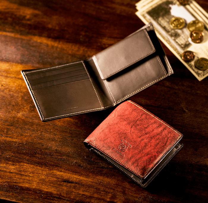 ココマイスターのベテルギウス二つ折り財布