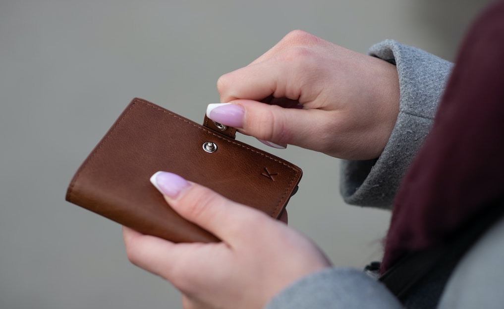 【日本製・本革】レディース二つ折り財布おすすめ人気ブランド