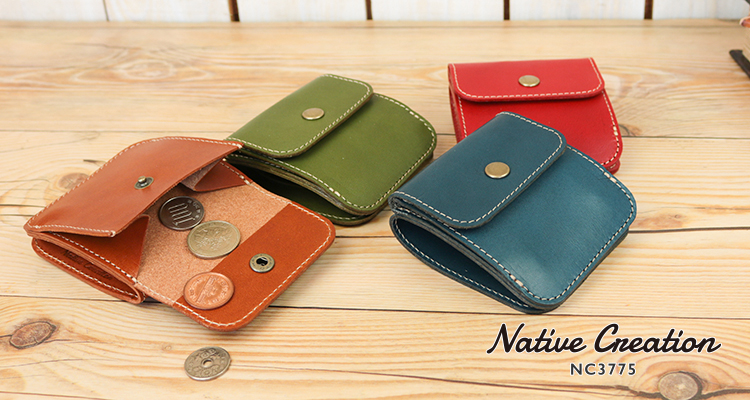 Native Creation（ネイティブクリエーション）の二つ折り財布は背面に小銭入れがある