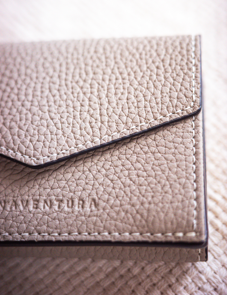 BONAVENTURA（ボナベンチュラ）三つ折り財布は縫製が丁寧