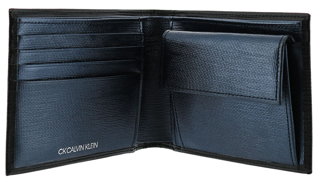 CalvinKleinの二つ折り財布の内装