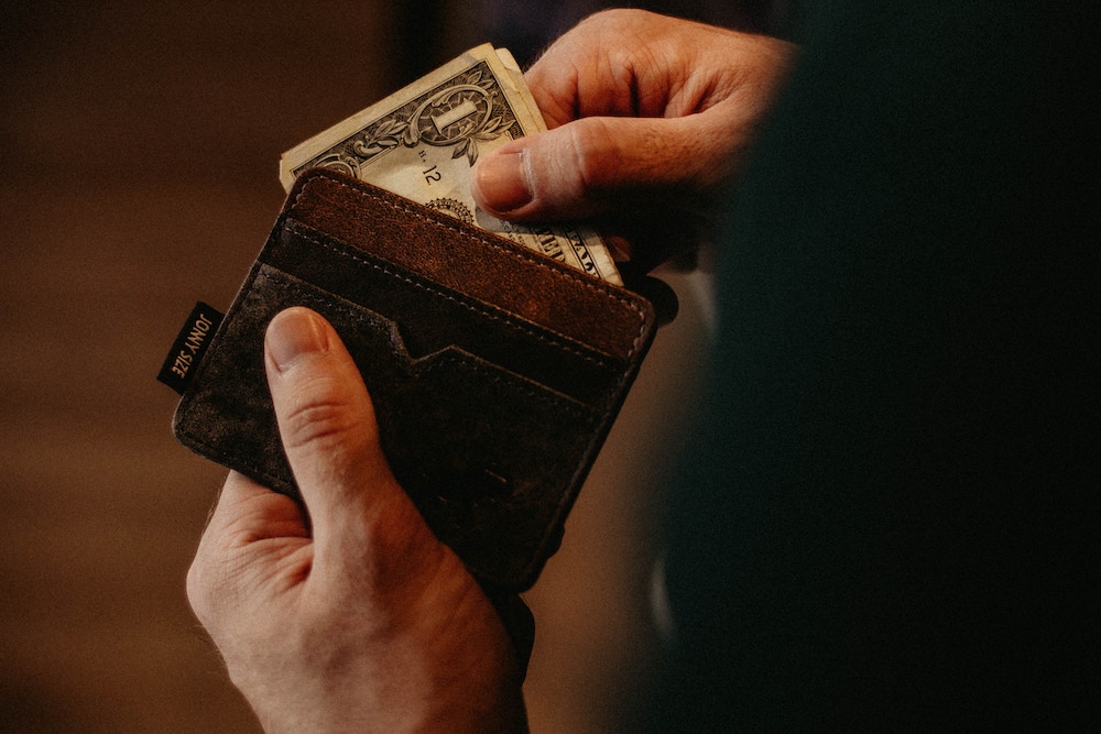 旅行用の財布は小銭や紙幣が取り出しやすい財布を選ぶ